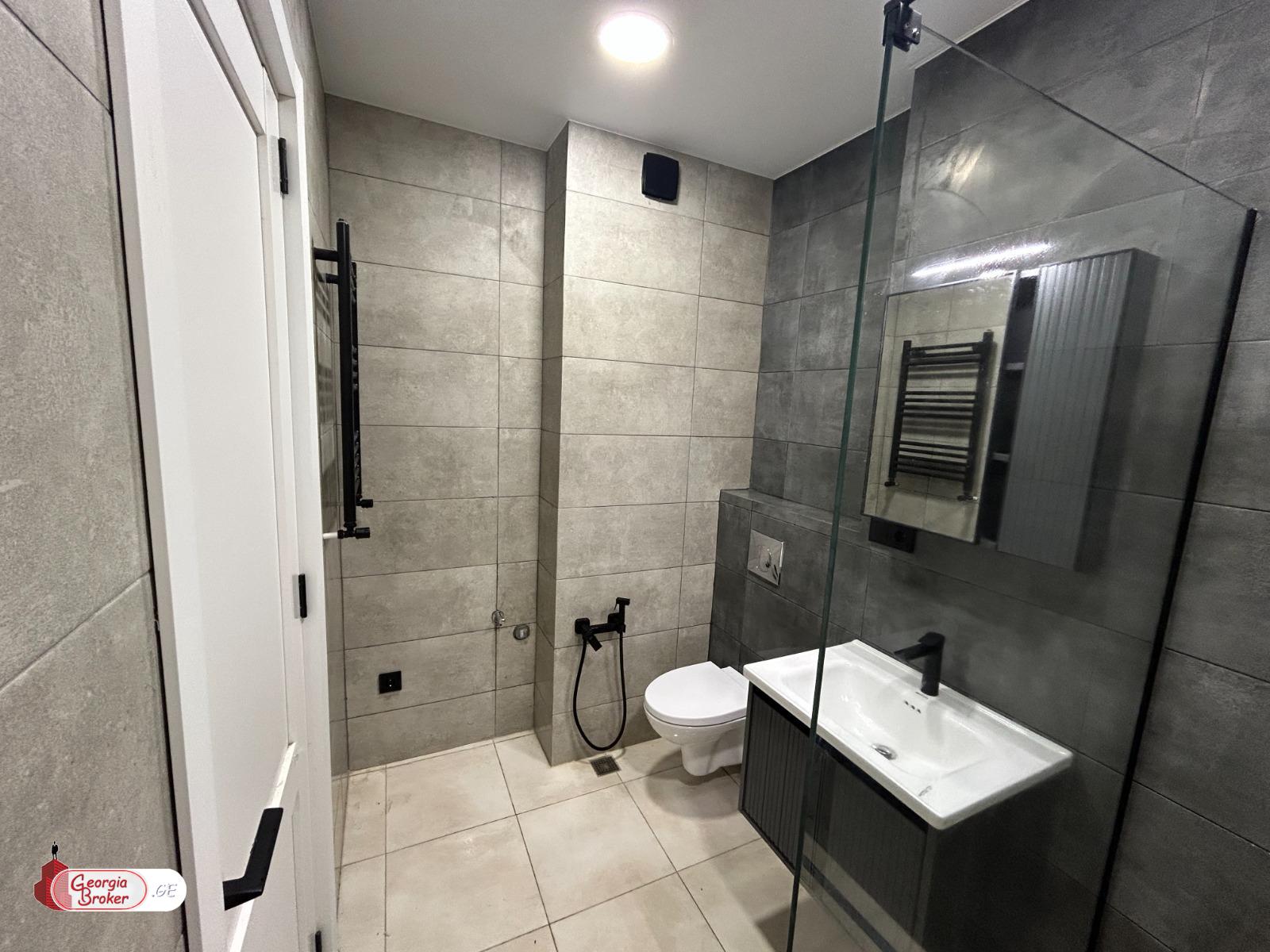 nearly repaired 2-room apartment for sale